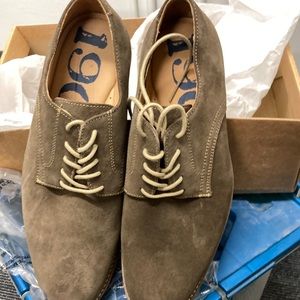 1901 men’s suede shoes new with tags never worn